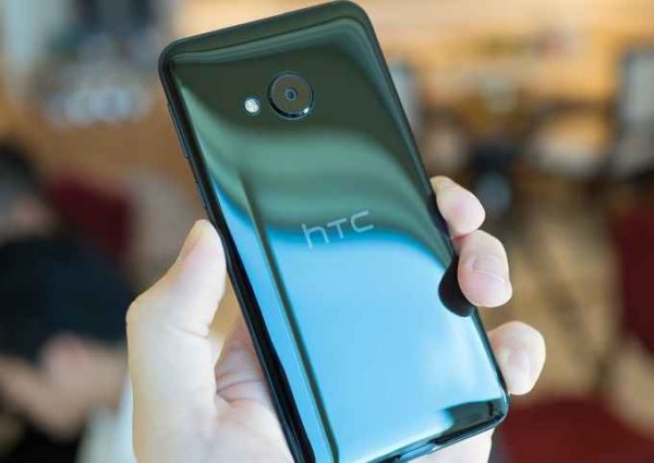 Htc lancia due nuovi smartphone di fascia alta: U Ultra e U Play