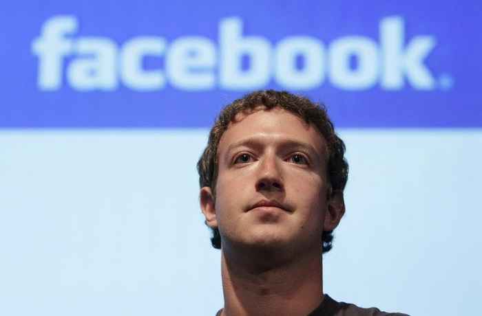 Facebook e Zuckerberg indagati in Germania: "Incita all'odio razziale"