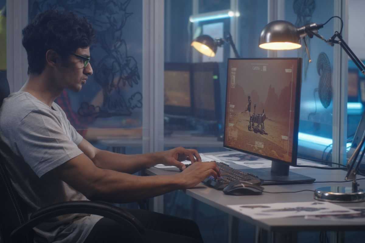 A massive video game wants to turn you into a developer and for free: every enthusiast's dream come true