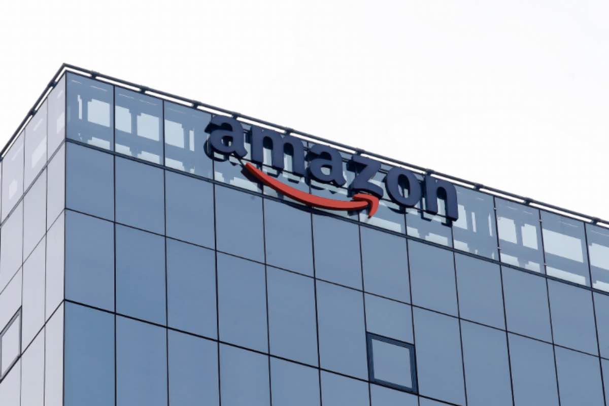 La concorrenza vuole mettere i bastoni tra le ruote ad Amazon per l'e-commerce