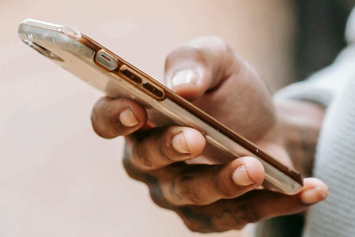 Cellulare digita codice 4636