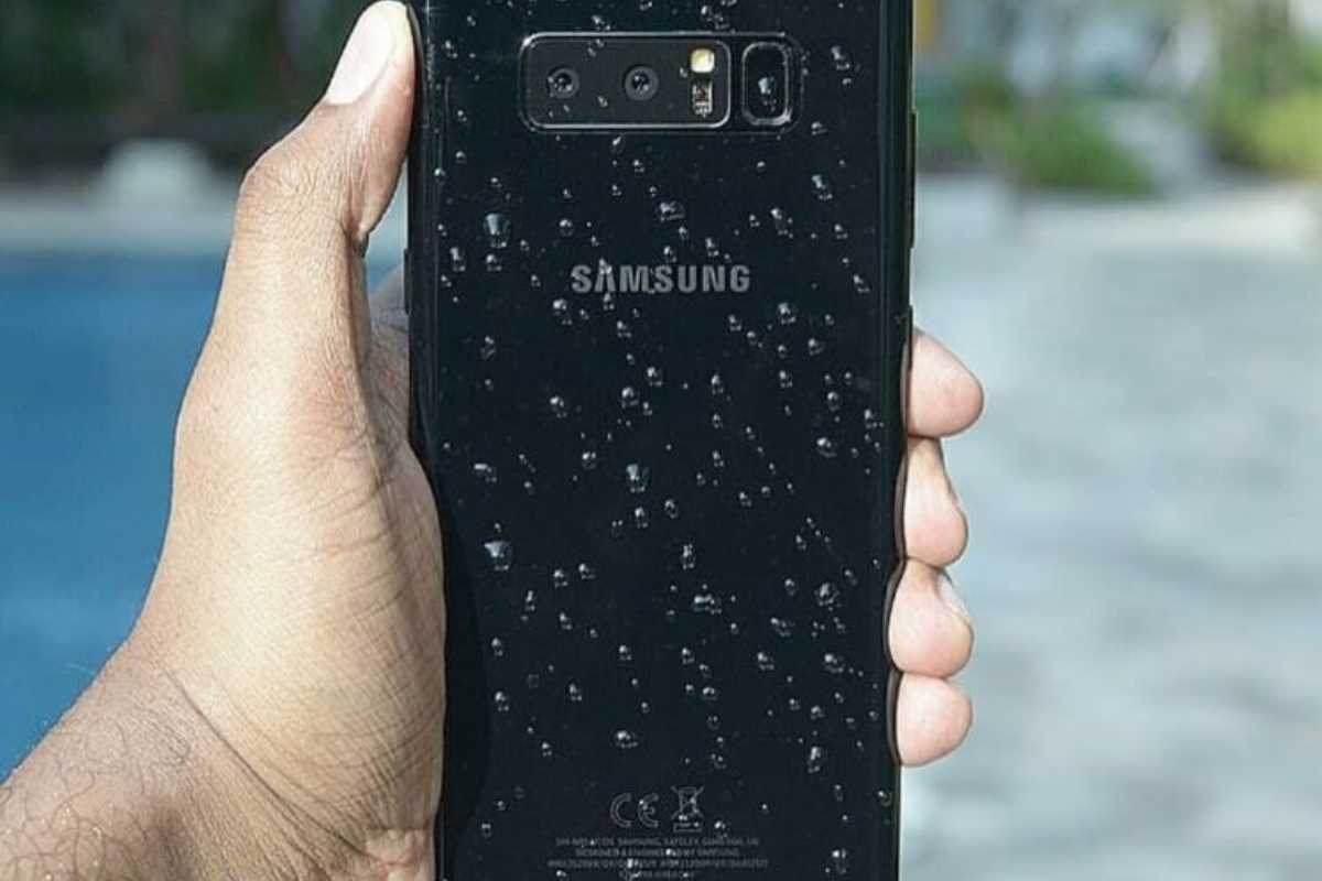 Smartphone bagnato come salvarlo