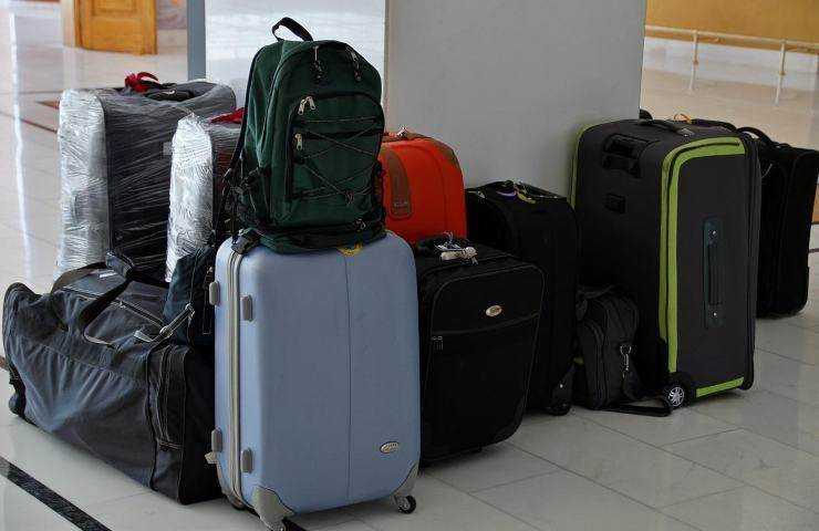 valigie in aeroporto