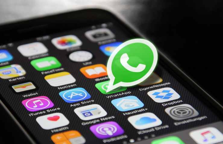 Whatsapp messaggi con lettere colorate