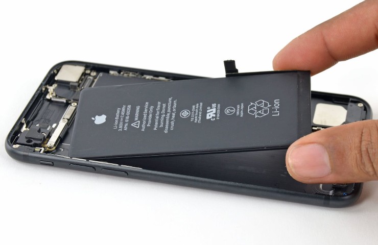 Batteria scarica smartphone sostituire