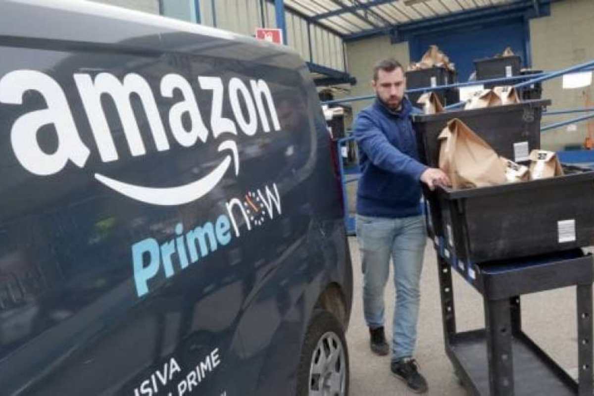 Amazon novità corrieri lavori Robotaxi