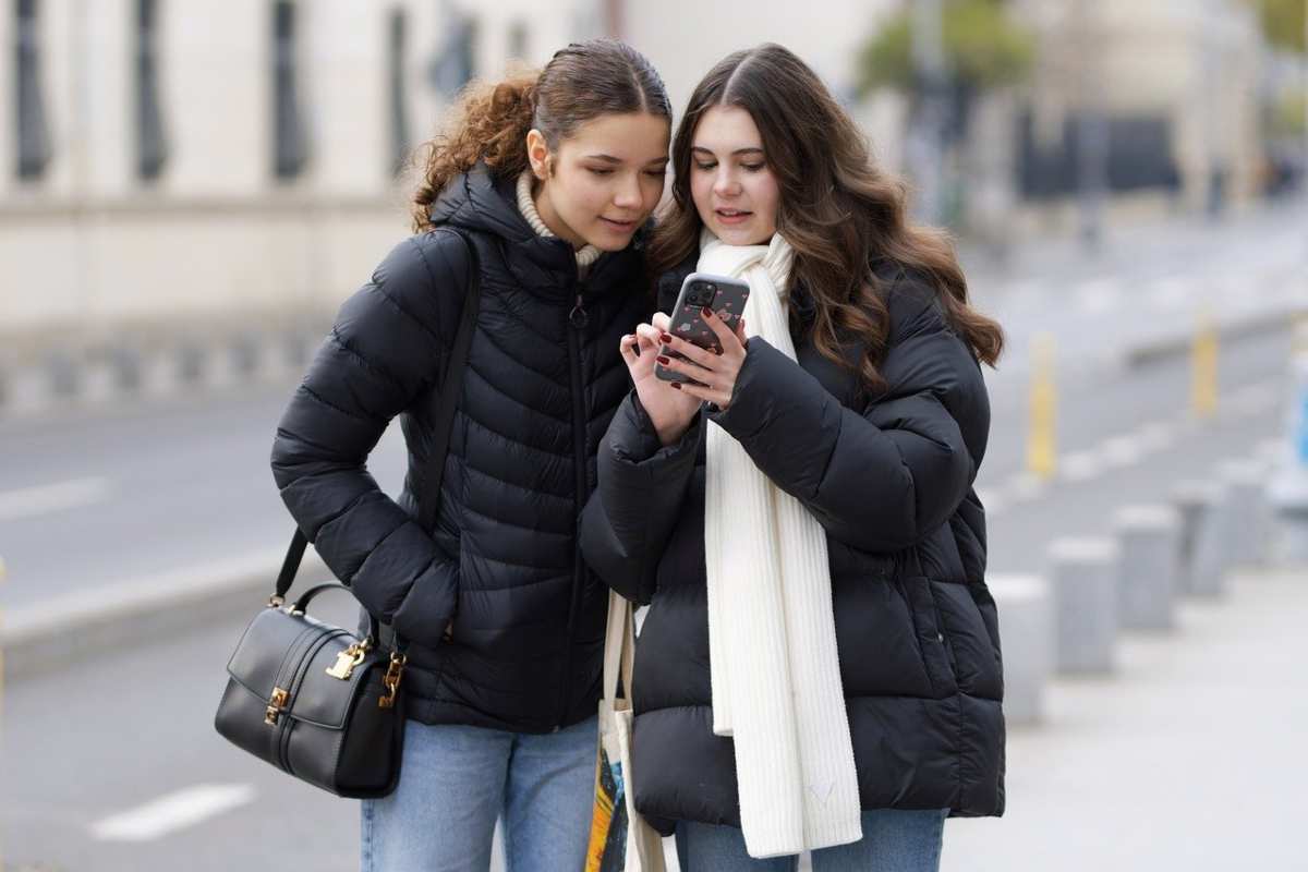 Ragazze con lo smartphone