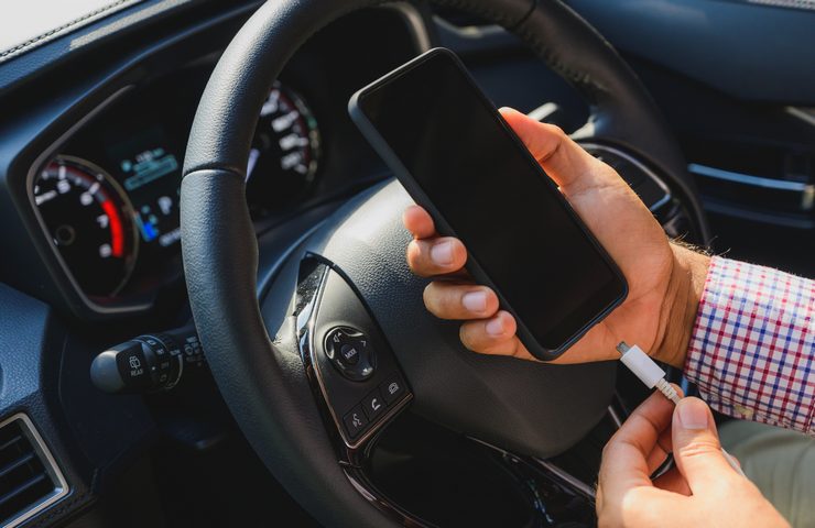 smartphone in auto